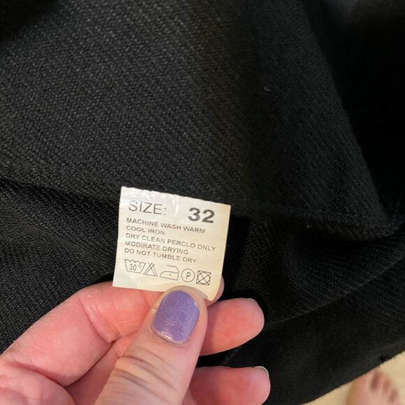 Men's Black Kilt - Side Belted Wrap Costume Kilt - Size 32 Waist - Picture 6 of 8